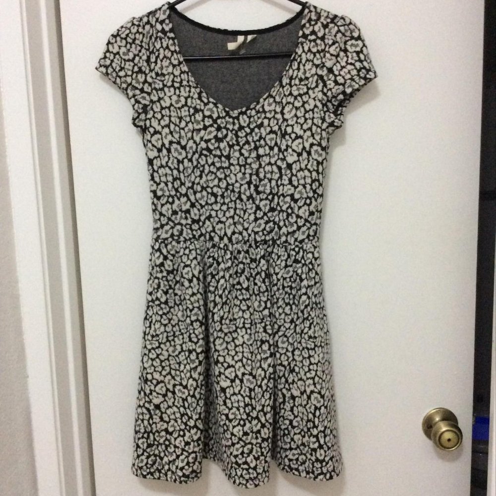 Frenchi Women crew neckline cap sleeve pullover ruffle dress (XS)